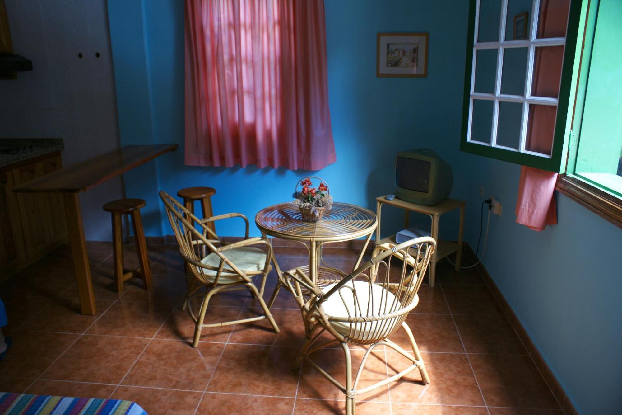 Apartamentos Nelly Valle Gran Rey Pokoj fotografie